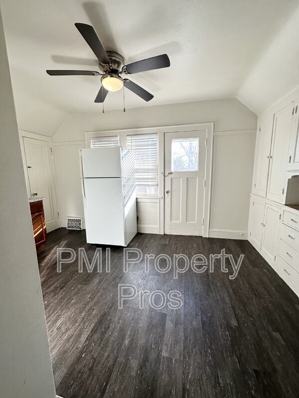 Building Photo - 3040A N 59th St