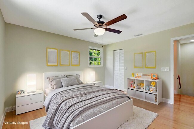 Building Photo - 4610 Pine Tree Dr