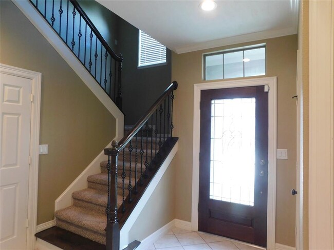 Building Photo - 4333 Lake Run Dr