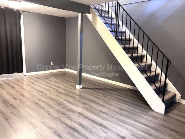 Building Photo - 1729 Quail St
