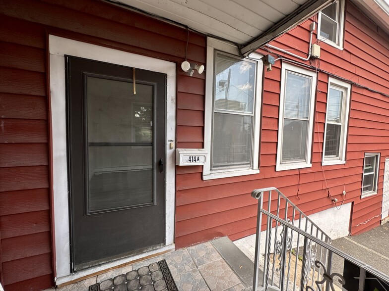 Private Duplex - 414 Undercliff Ave
