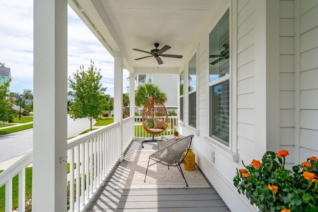 Building Photo - Waterfront Living in Stone view – 3BR Home...