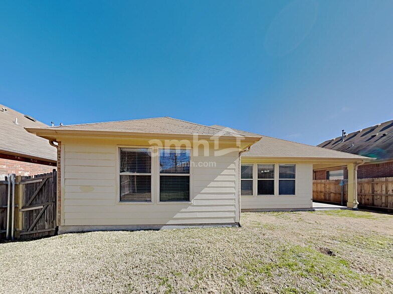 Building Photo - 803 Fireberry Dr