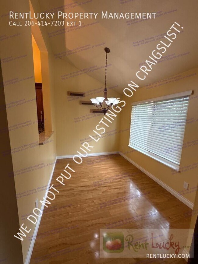 Building Photo - 12721 NE 129th Ct