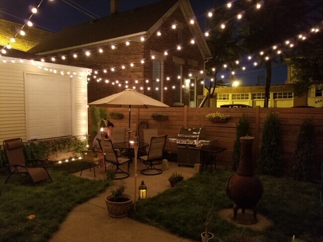 Building Photo - 3204 S Emerald Ave