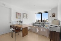 Building Photo - 3 Ct Square W