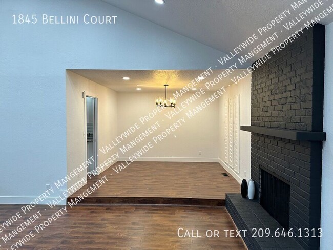 Building Photo - 1845 Bellini Ct