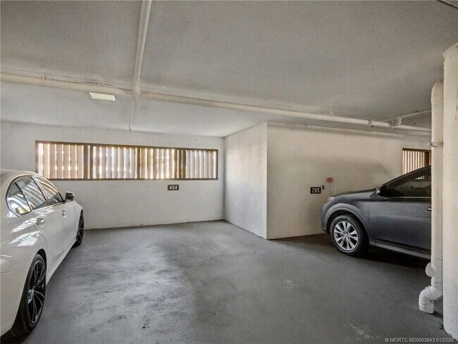 Building Photo - 166 SE St Lucie Blvd