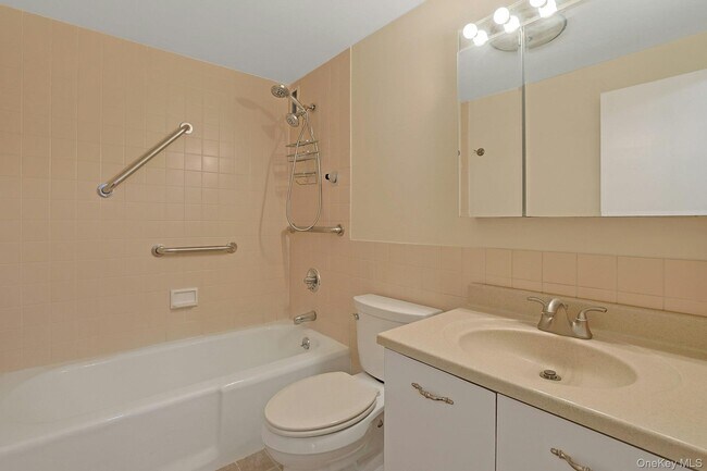 Building Photo - 1270 North Ave