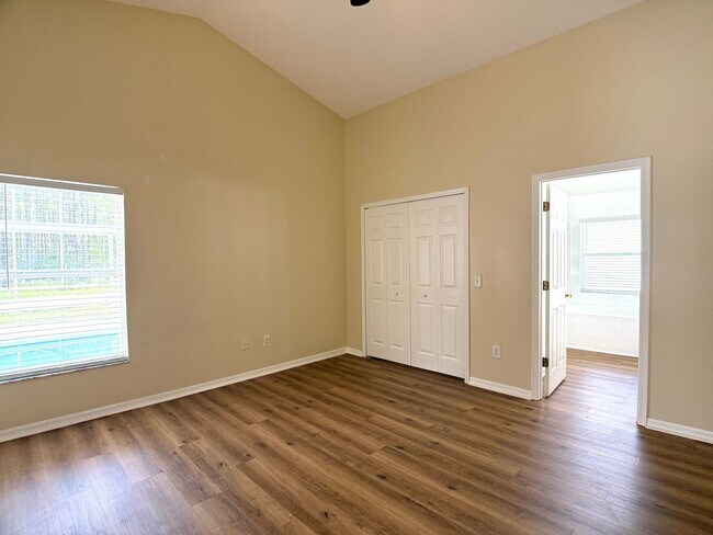 Building Photo - Lovely 4-Bed 2 Bath Pool Home in the Desirable Four Corners Area! Lawn Care & Pool Maintenance In...