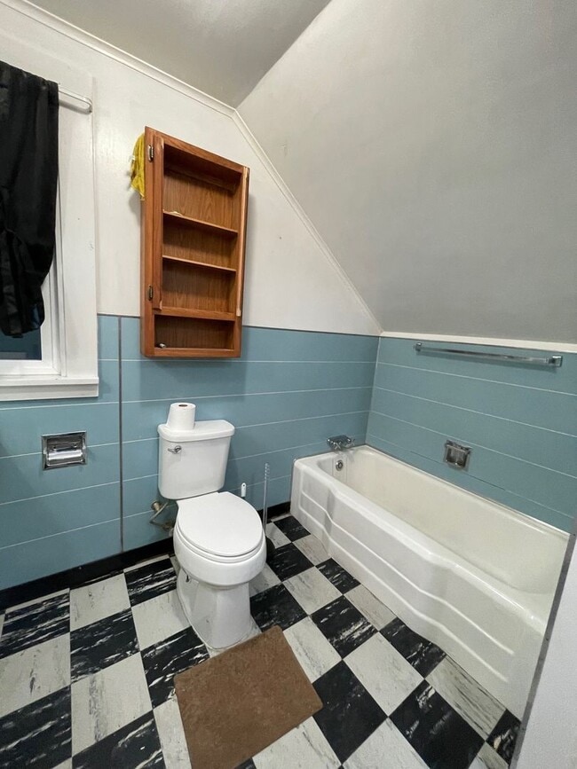 Building Photo - Farmhouse Style home