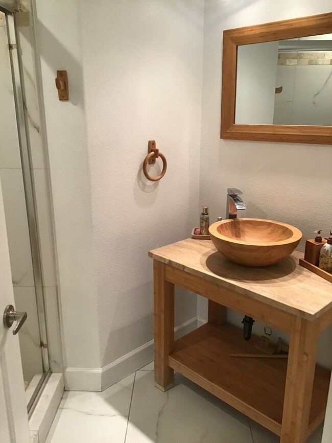 Building Photo - 5701 W Country Ave