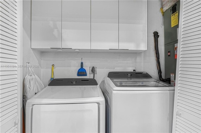 Building Photo - 7117 W 30th Ln