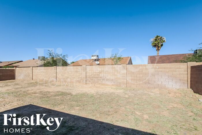 Building Photo - 8534 W Tuckey Ln