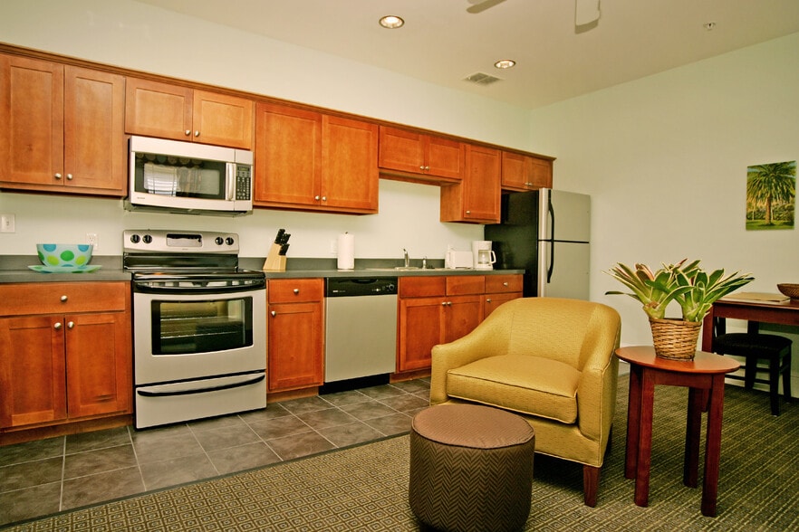 Building Photo - 1303 Main St N