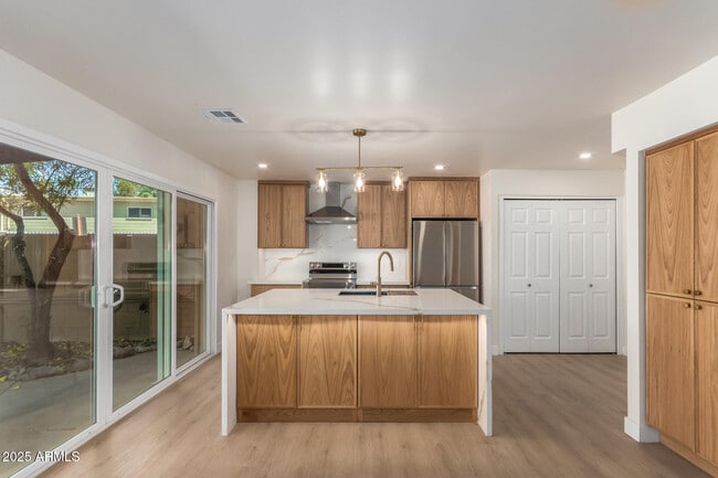 Building Photo - 7647 E Montecito Ave