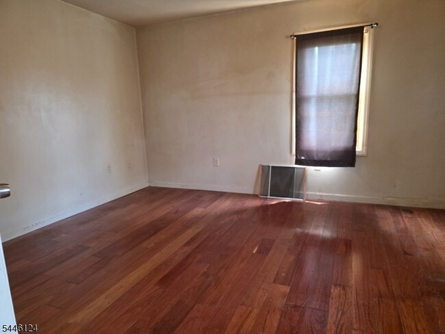 Building Photo - 426 Tompkins St