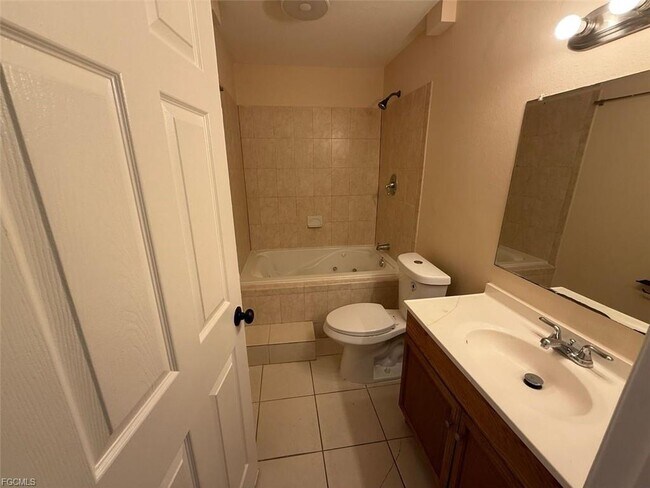 Building Photo - 3308 42nd St SW