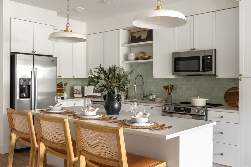 Primary Photo - The Mia