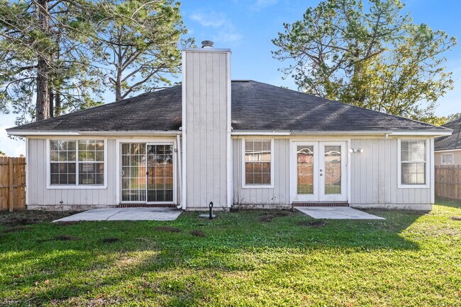 Building Photo - 11181 Coldfield Dr