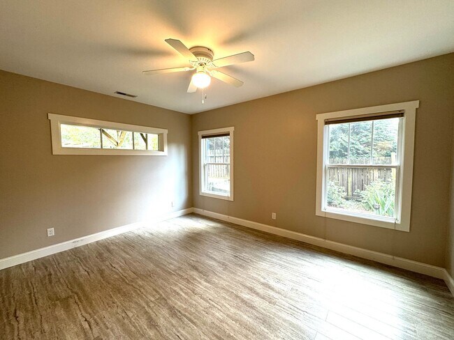 Building Photo - Downtown - Contemporary Apartment minutes ...
