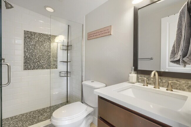 Building Photo - Charming Home in the Baker Neighborhood!