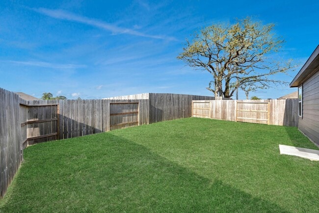 Building Photo - 248 Hazy Pnes Ln