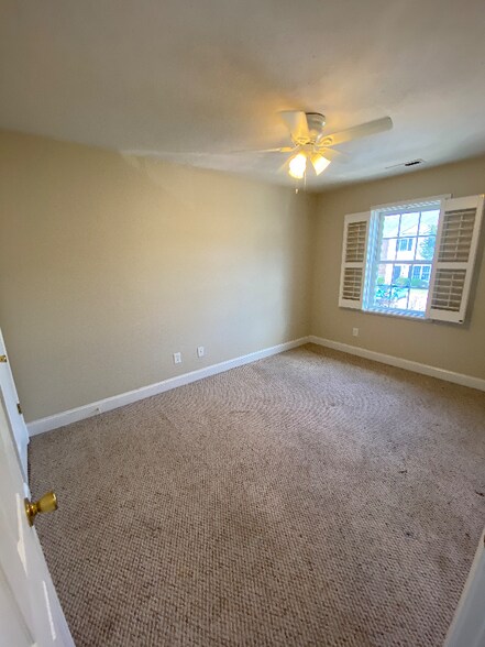 Building Photo - 3600 Old Forest Rd