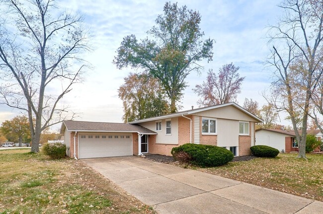 Building Photo - 5134 Red Cedar Ct