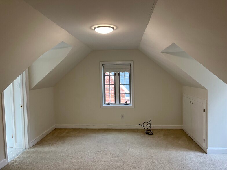 One of two upstairs bedrooms - 8904 Grant St