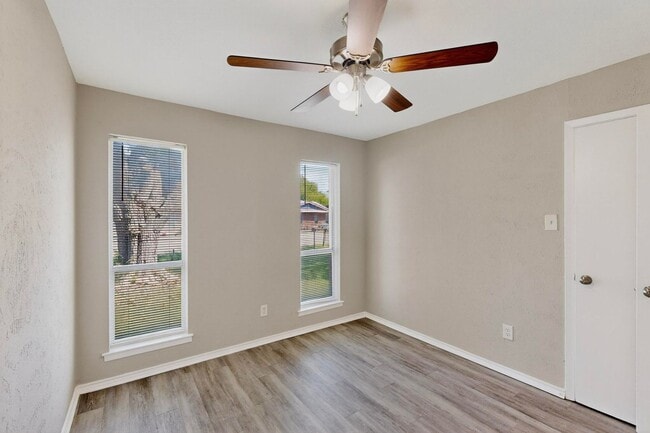 Building Photo - Cozy Living Near Rockwall Lake