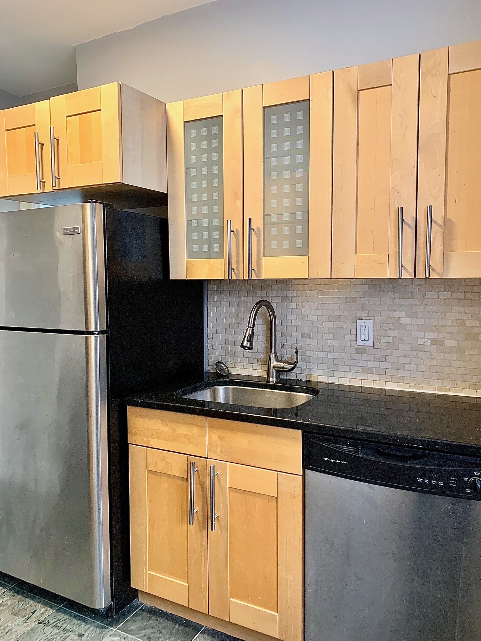 Building Photo - 57 Corbin Ave