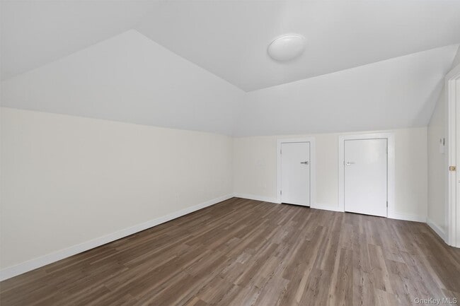 Building Photo - 303 Main St