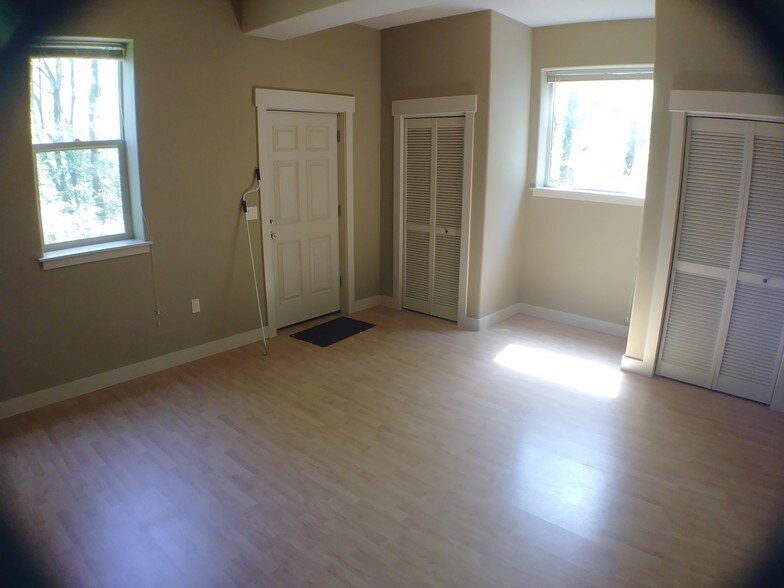 Bedroom - 11942 SE Lexington St