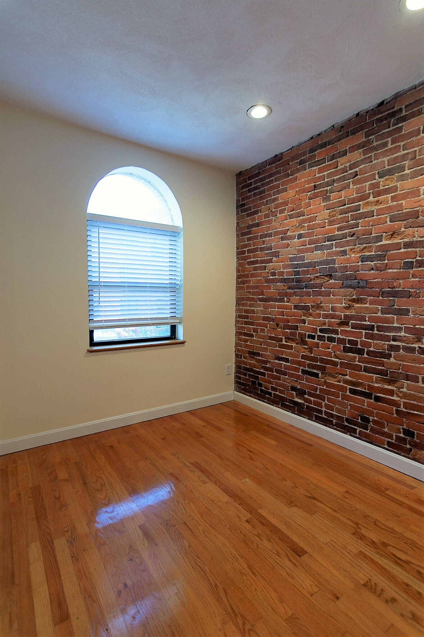 Building Photo - 59 Hemenway St