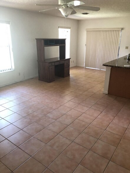 Building Photo - 154 Sunflower Cir