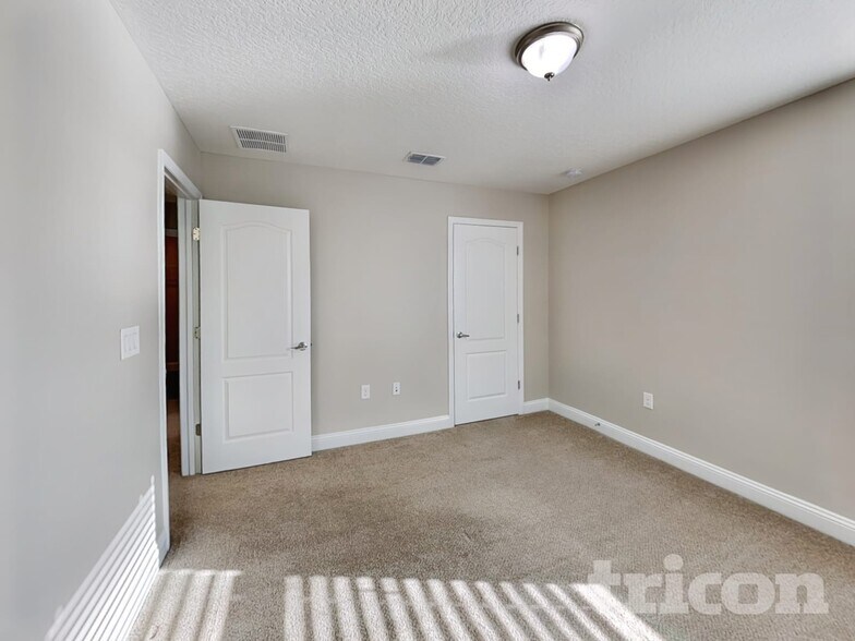 Building Photo - 195 Silver Creek Pl