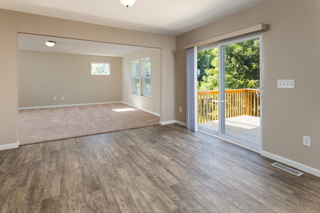 Building Photo - Outstanding Newer Home