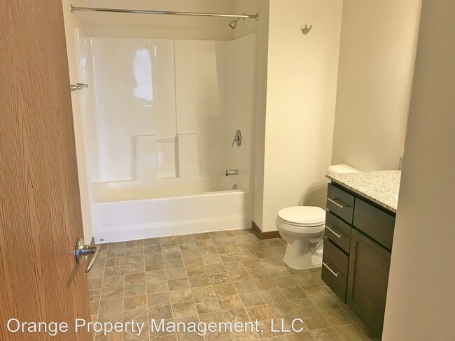 Building Photo - 1406 Main St N