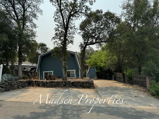 Building Photo - 20 Fairhill Dr