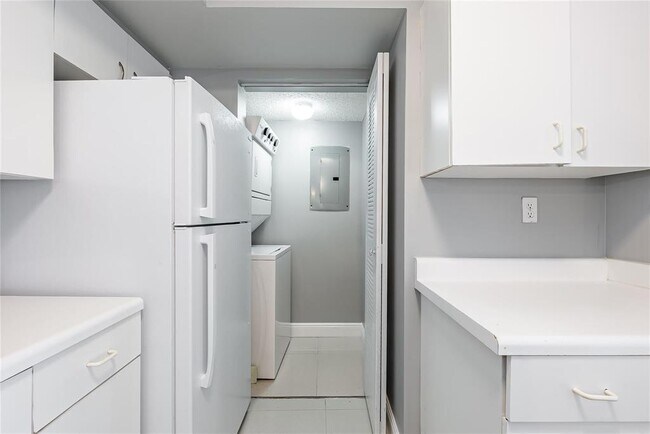 Building Photo - 2600 S University Dr