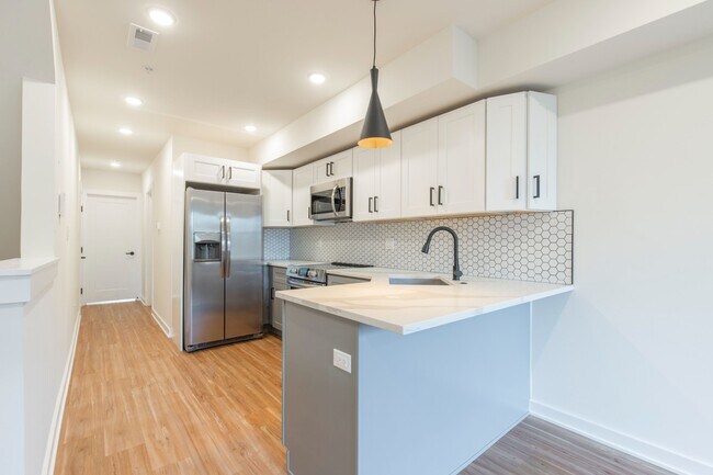 Building Photo - 810 W Norris St