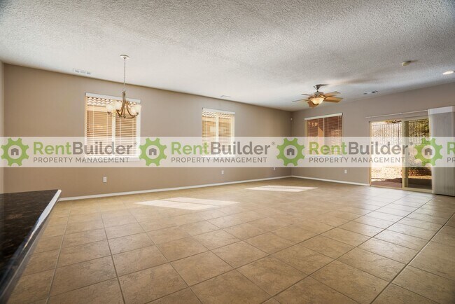 Building Photo - !!!!AMENITIES GALORE!!!!