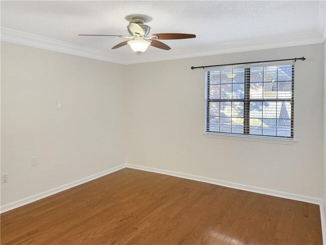 Building Photo - 475 Mount Vernon Hwy NE
