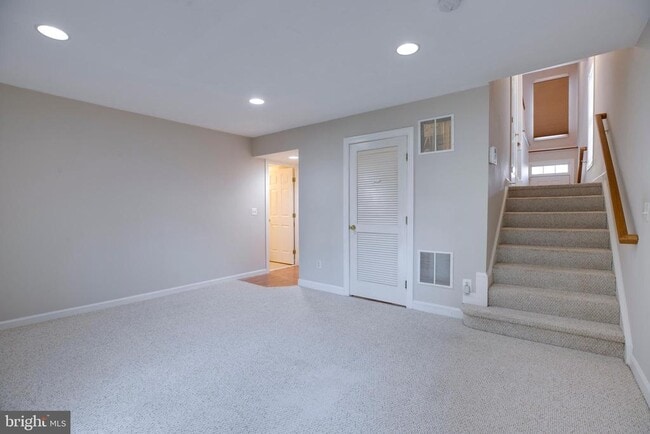 Building Photo - 12691 Heron Ridge Dr