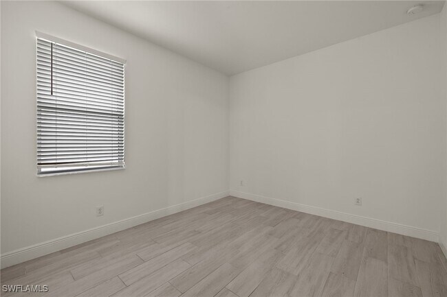 Building Photo - 8880 Redonda Dr