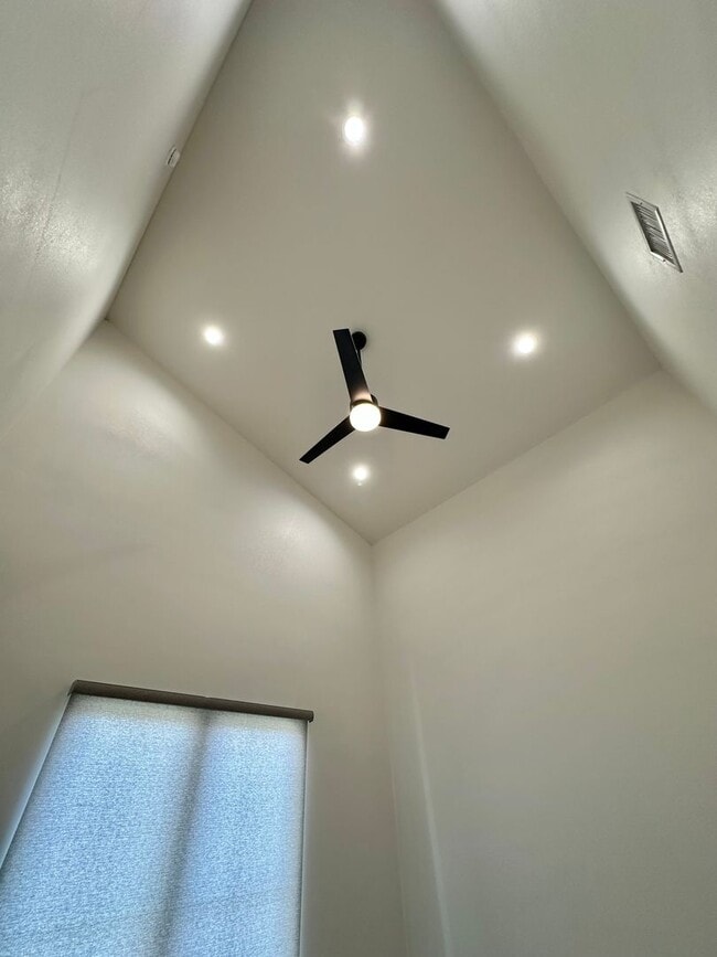 Building Photo - Refined Living in Preston Manor | Stunning 4/3/2 With Elevated Finishes