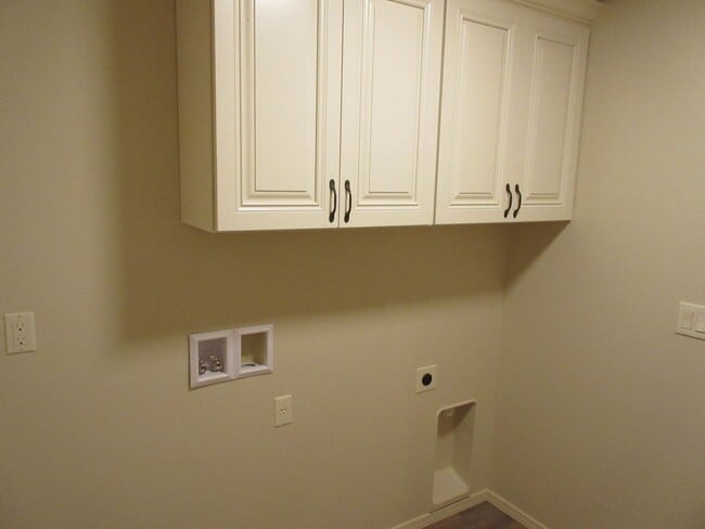 Building Photo - Newer 2 bed / 2 Bath Site Built Home