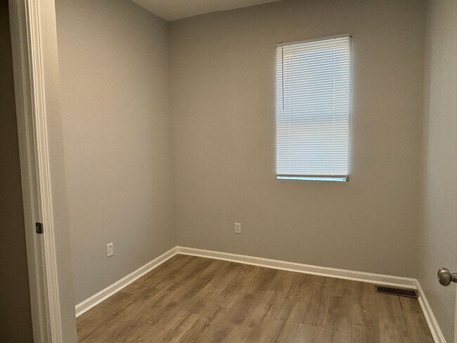 Building Photo - 1338-40 Barth