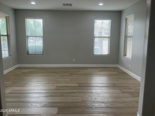 Building Photo - 20893 W Cora Vista